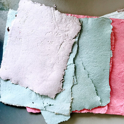 کارگاه آهار و مهره، کاغذ دست ساز و آموزش جلدهای لاکی در کرمان