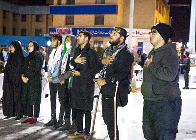 به گزارش روابط عمومی حوزه هنری استان بوشهر، نمایش «سرباز حرم» به نویسندگی و کارگردانی احمد رضا قربانی و بازیگری فرانک بلور زاده و نقالی طوبا شیرکانی و شروه استاد علی ستوده اجرا میشود. این نمایش در روز پنجشنبه 16 دیماه شهرستان بوشهر، روستای احمدی ساعت 19 در دومین روز از کاروان فرهنگی و هنری روایت قهرمان از تولیدات دفتر مردمی بچههای مسجد حوزه هنری استان بوشهر اجرا میشود. گفتنی است نمایش «سرباز حرم» به مناسبت تشیع و بدرقه شهید گمنام هشت سال دفاع مقدس در سالن اجتماعات اداره کل فرهنگ و ارشاد اسلامی استان بو
